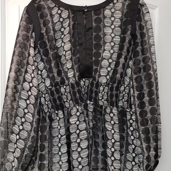Elegant black and white print blouse - Picture 1 of 6